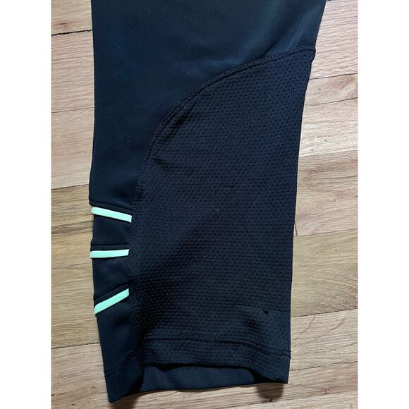 New Balance Womens Athletic Work Out Lightning Dry Cropped Leggings Size Medium - Picture 6 of 9